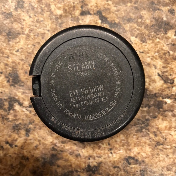 MAC eyeshadow - Picture 4 of 4